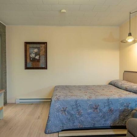 Motel Claude Degelis Экстерьер фото