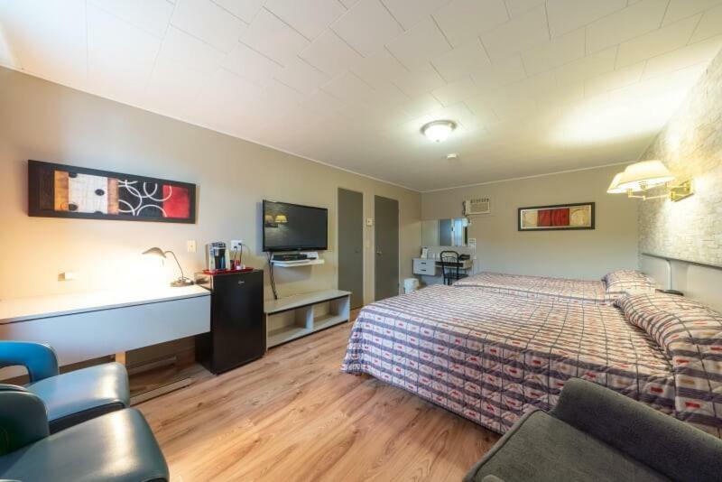 Motel Claude Degelis Экстерьер фото