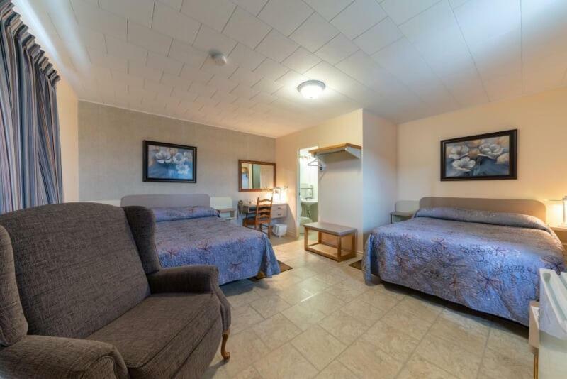 Motel Claude Degelis Экстерьер фото