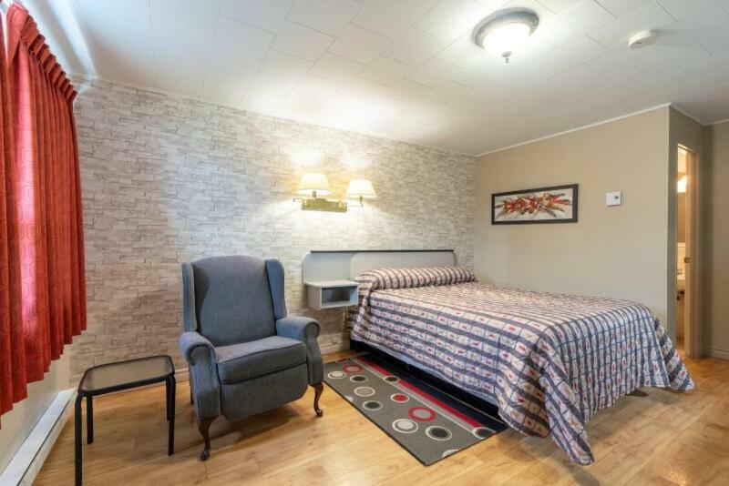 Motel Claude Degelis Экстерьер фото