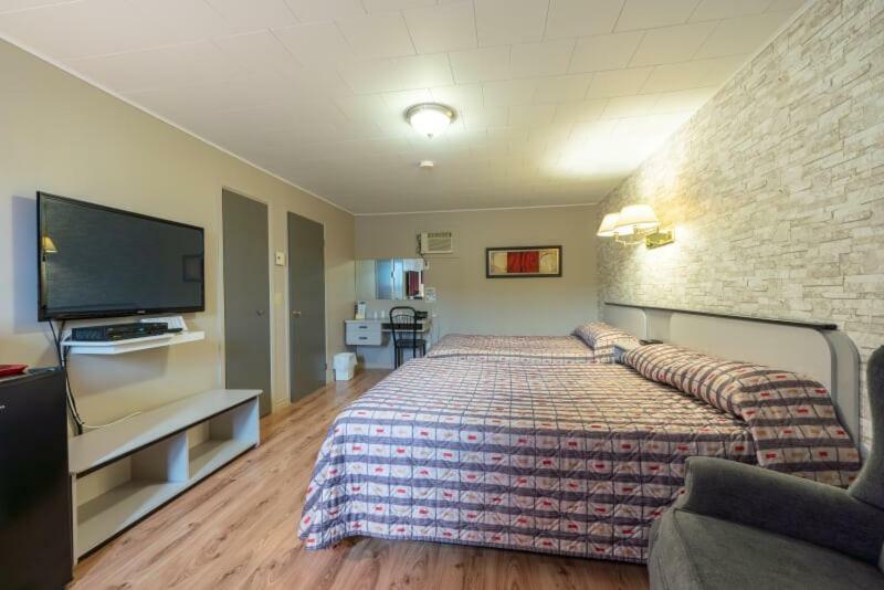 Motel Claude Degelis Экстерьер фото